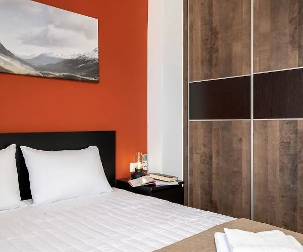 Urban Elegance, 3-bedroom Flat In Heart Of Chania