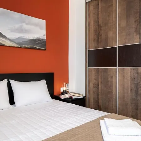 Urban Elegance, 3-bedroom Flat In Heart Of Chania