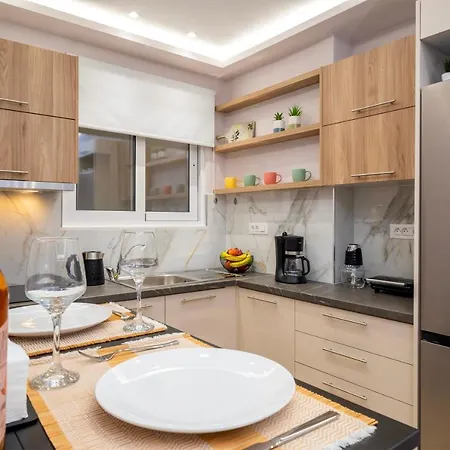 Urban Elegance, 3-bedroom Flat In Heart Of Chania Διαμέρισμα Χανιά